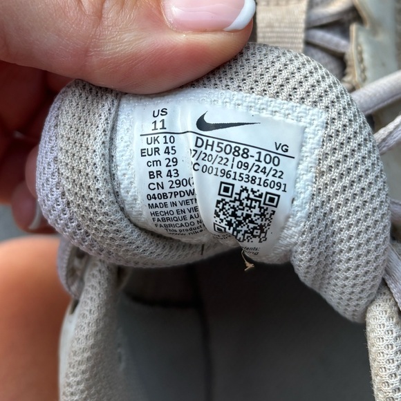 Nike Men’s Size 11 Football Cleats - Picture 4 of 5